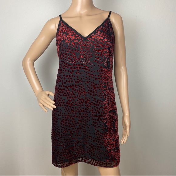 WAYF VELVET MINI DRESS - Picture 3 of 8